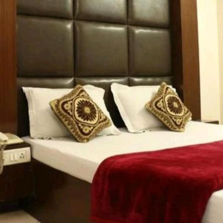 Hotel Maharaja Continental - Нью-Дели Экстерьер фото