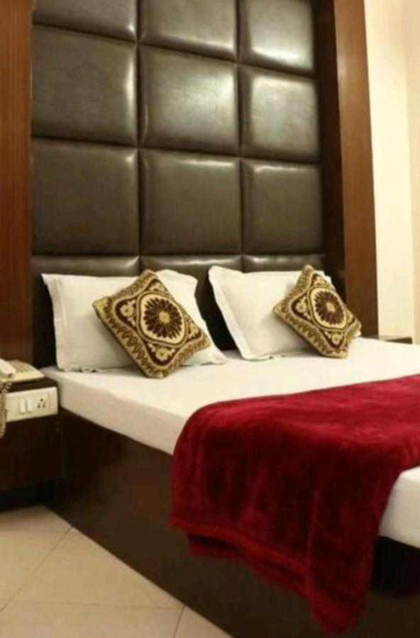 Hotel Maharaja Continental - Нью-Дели Экстерьер фото